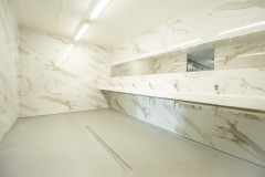 Wij hebben onlangs het sanitairgebouw vernieuwd
